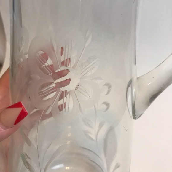 Vintage etched glass crystal pinched pitcher - Picture 14 of 14